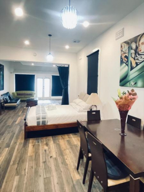Northcote Spacious studio